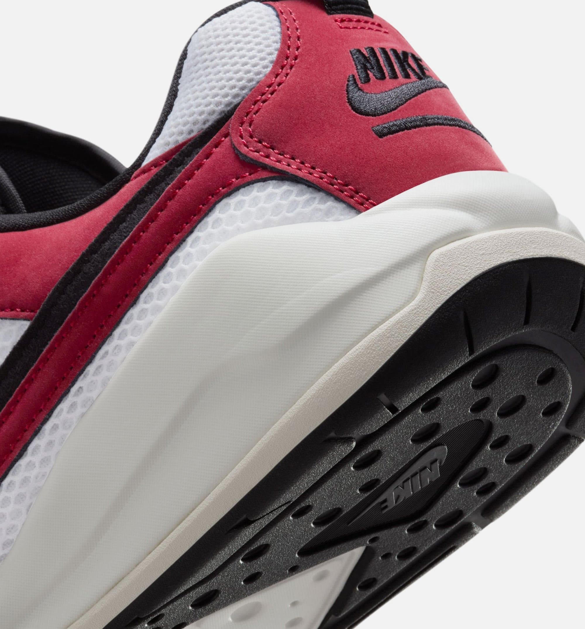 CMFT Era Chicago Mens Lifestyle Shoe - White/Varsity Red/Sail/Black