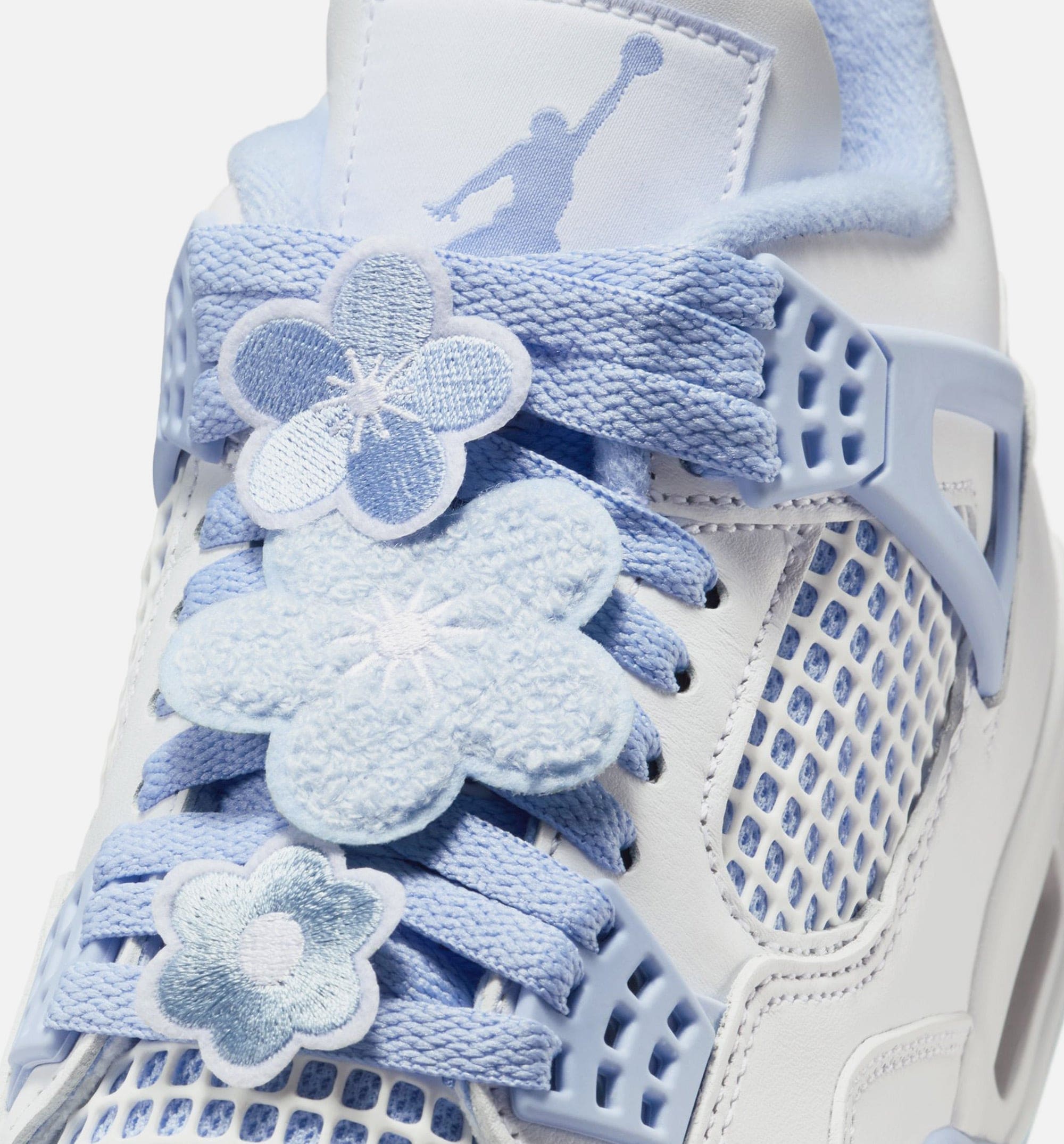 Air Jordan 4 Retro Aluminum Womens Lifestyle Shoe - White/Aluminum/Blue Tint/Oil Green